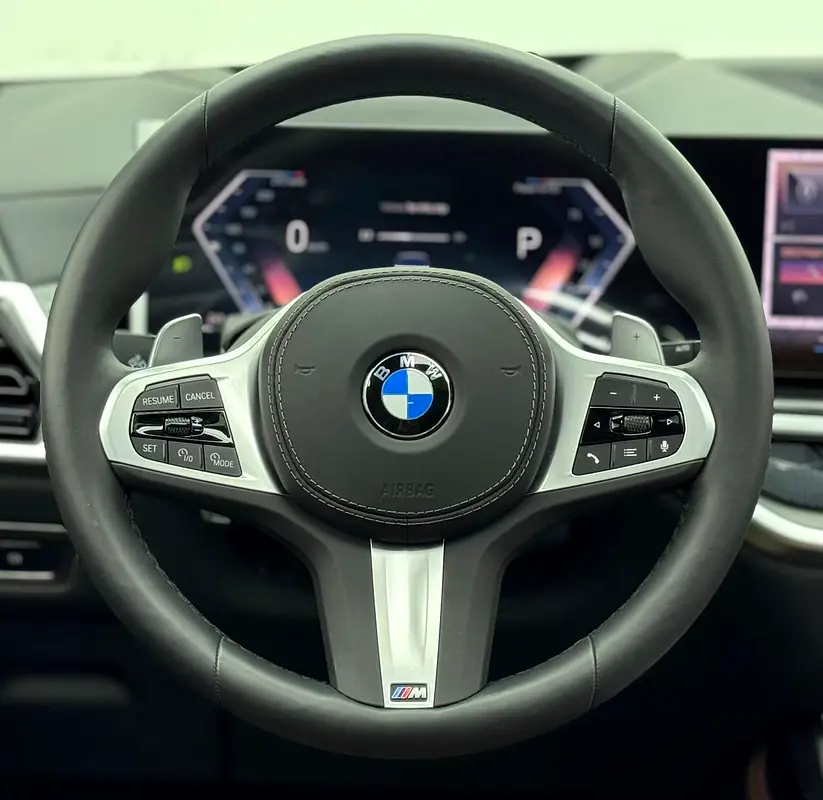 2025 BMW X7 xDrive40i M-Sport Pro, BMW Warranty, BMW Service Contract, GCC - Image 9