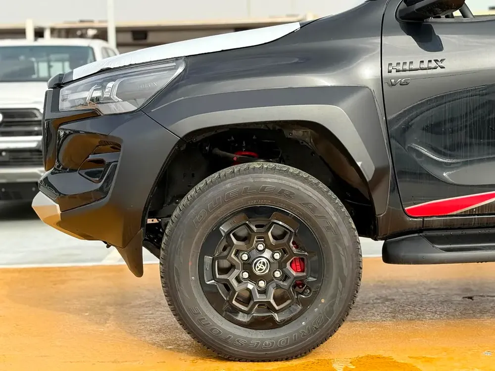 2026 Toyota Hilux GR Sport - GCC Specs - Brand New! - Image 6