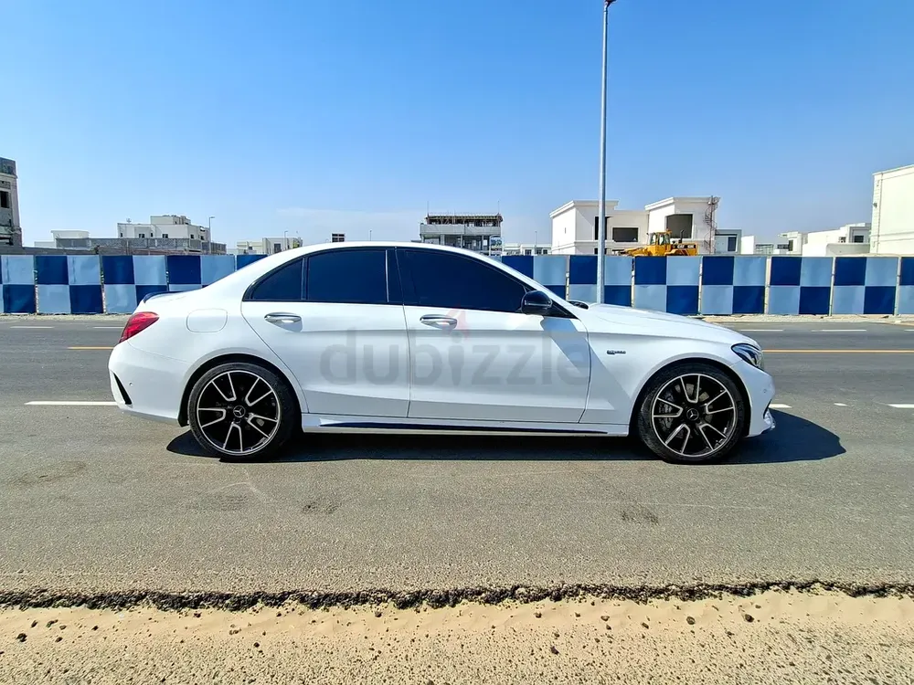 AED 1946/month | 2018 Mercedes-Benz C-Class C43 AMG 4Matic | Japanese Specs | Ref#463305 - Image 4