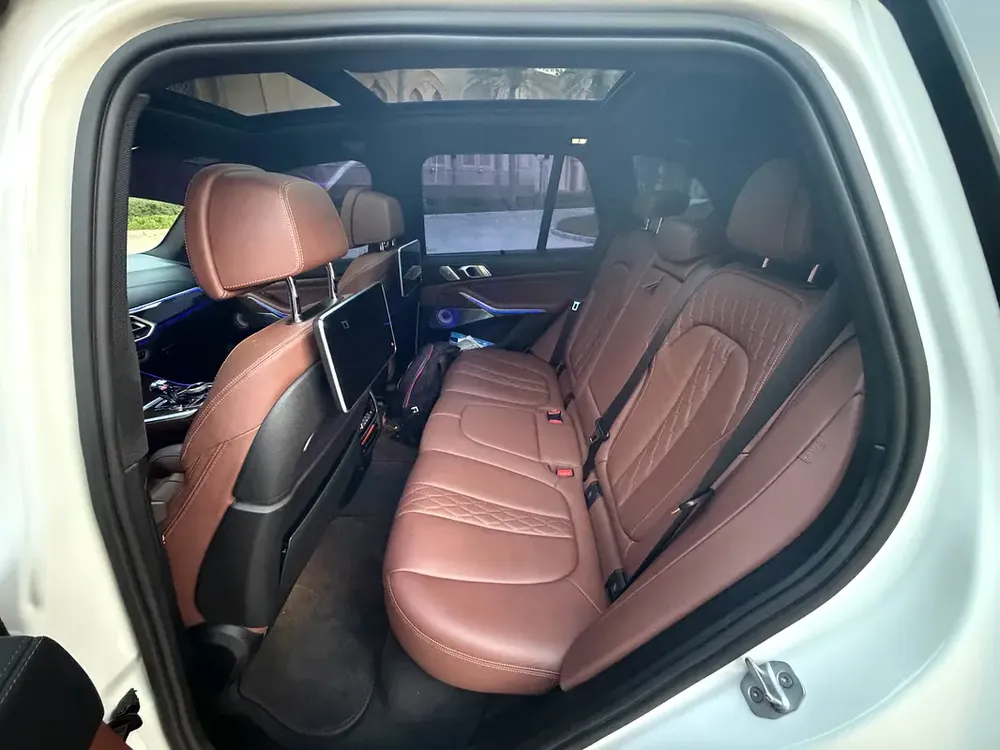 BMW X5 50i M Sport 2019 GCC Specs - under BMW Warranty - Image 8