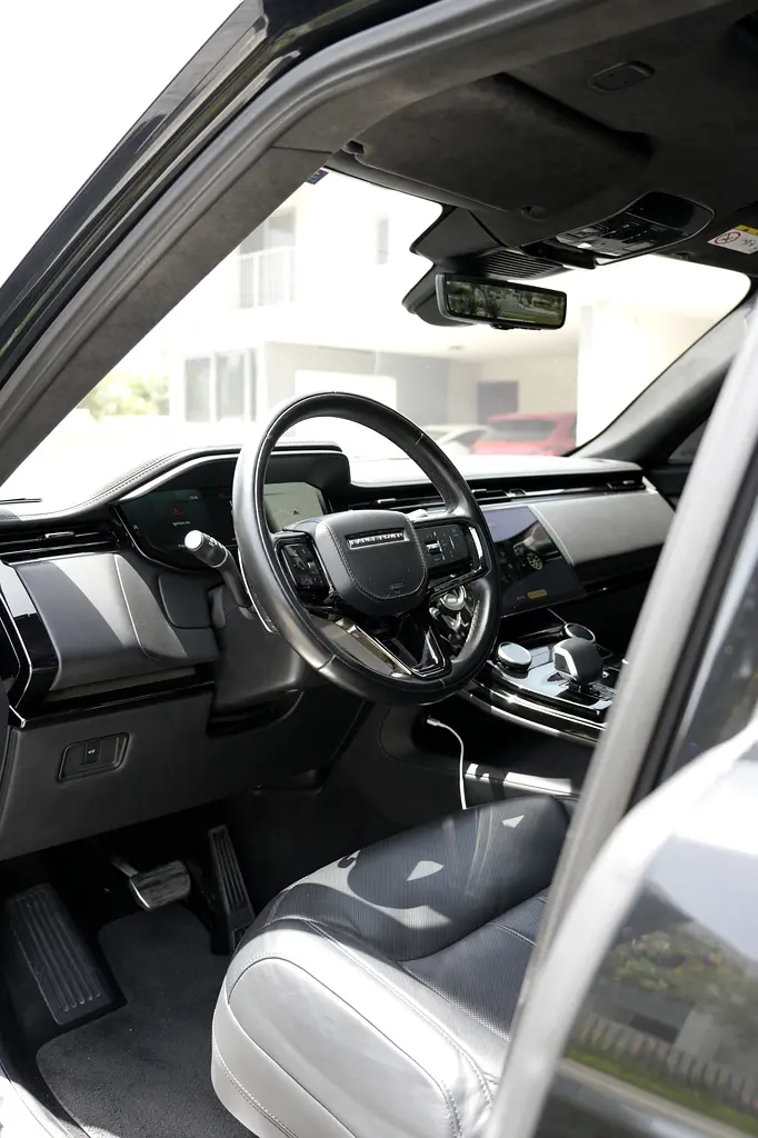 2023 Range Rover Sport First Edition | GCC | Warranty  Service - Image 17