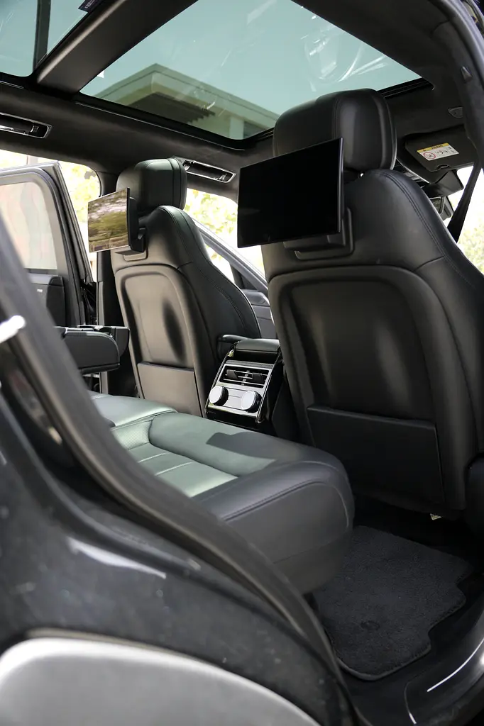 2023 Range Rover Sport First Edition | GCC | Warranty  Service - Image 7