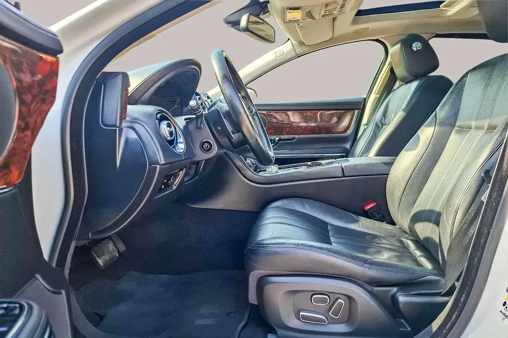 AED 4455/month | 2015 Jaguar XJ 6 | GCC Specs | Ref#425667 - Image 10