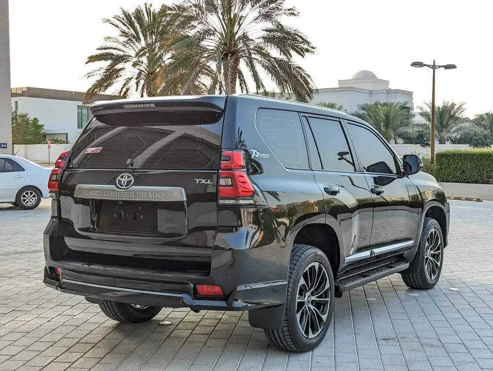 TOYOTA PRADO 2023 GCC V4 2.7L ACCIDENT FREE IN EXCELLENT CONDITION - Image 15
