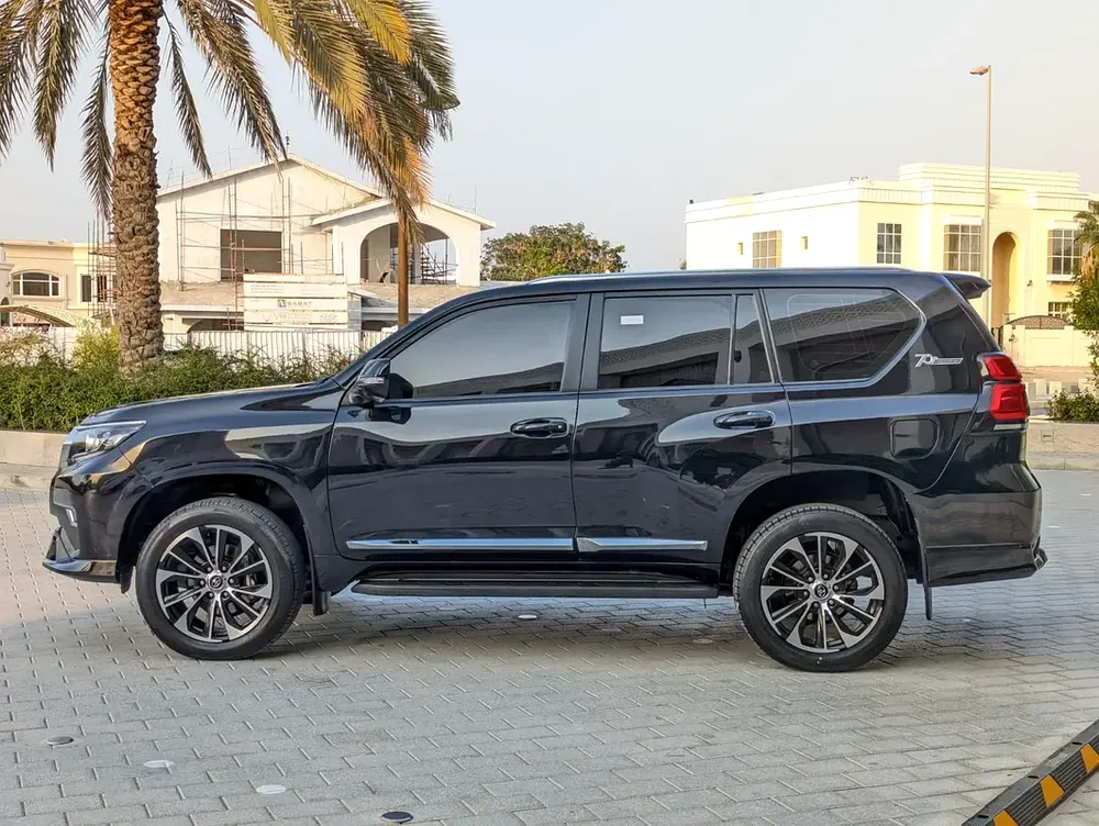 TOYOTA PRADO 2023 GCC V4 2.7L ACCIDENT FREE IN EXCELLENT CONDITION - Image 16