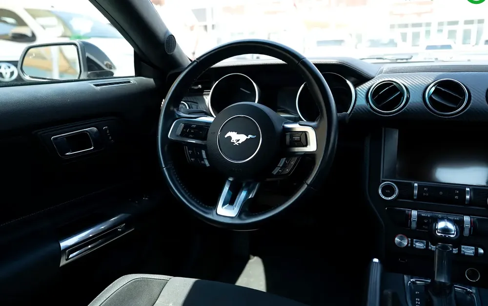 Ford Mustang v4 ecoboost 2023 very good condition - Image 5
