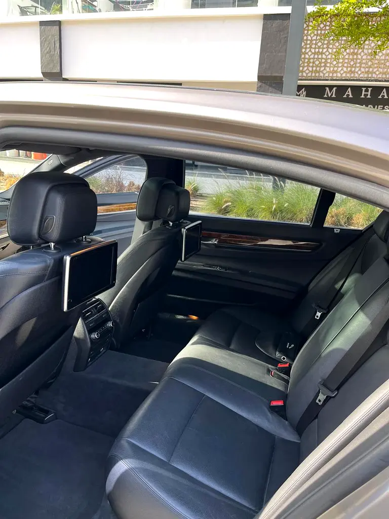 BMW 730Li 2015 GCC Specs - Excellent Condition - Image 15
