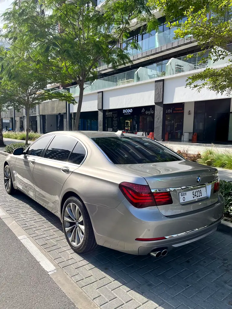 BMW 730Li 2015 GCC Specs - Excellent Condition - Image 6