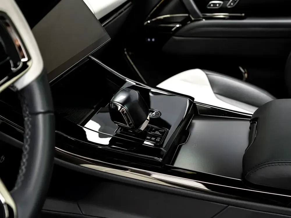 SUMMER STARTS NOW | EXCLUSIVE DEAL BY BLACKLINE, 2018 BMW M4 Competition, 2029 Land Rover Warranty - Image 15