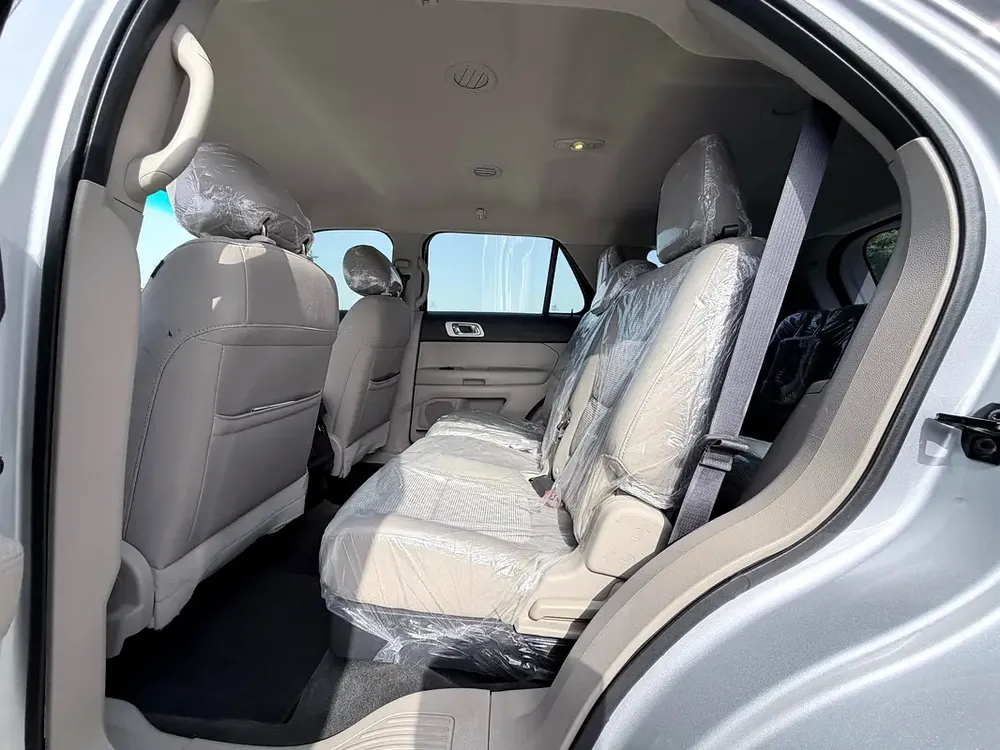 Ford Explorer XLT 2015 | GCC Specs | Well Maintained - Image 4