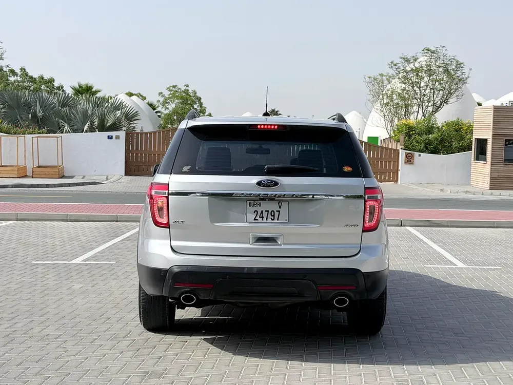 Ford Explorer XLT 2015 | GCC Specs | Well Maintained - Image 7