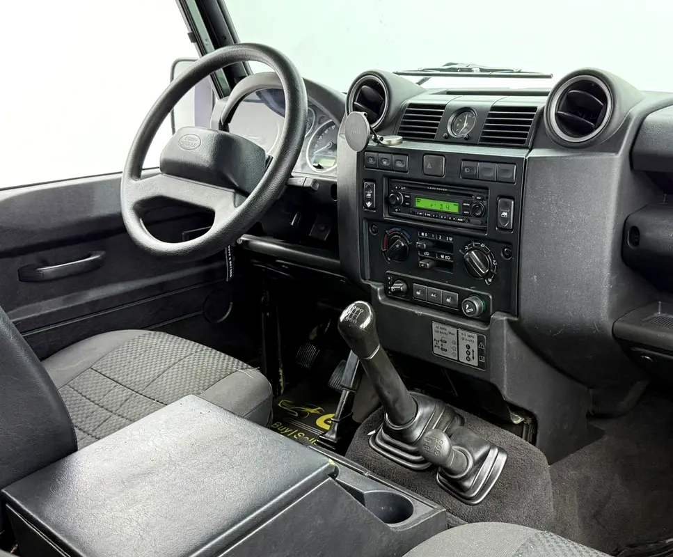 2008 Land Rover Defender 130, Heated Seats, Snorkel, Excellent Condition, European - Image 12