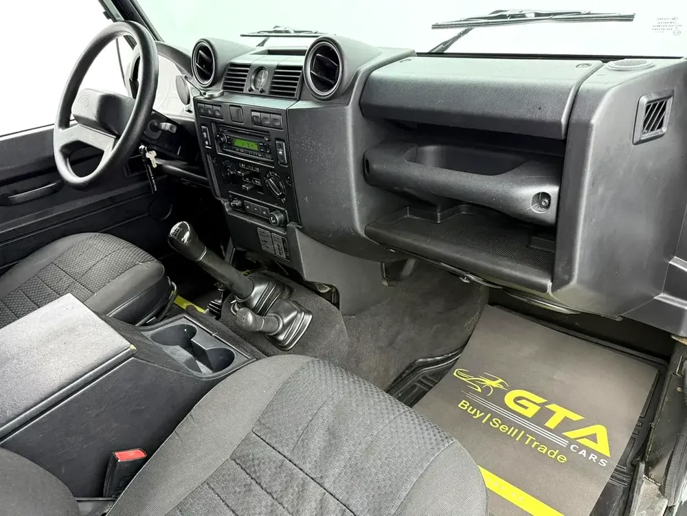2008 Land Rover Defender 130, Heated Seats, Snorkel, Excellent Condition, European - Image 13
