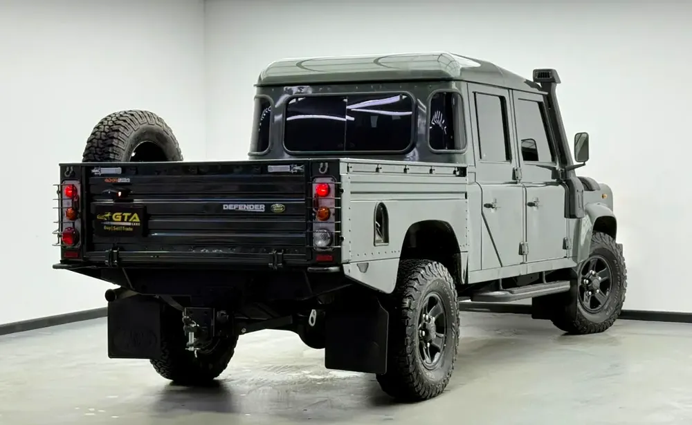 2008 Land Rover Defender 130, Heated Seats, Snorkel, Excellent Condition, European - Image 4