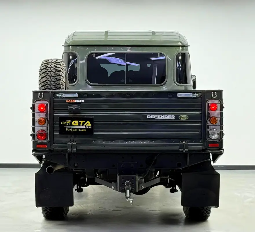 2008 Land Rover Defender 130, Heated Seats, Snorkel, Excellent Condition, European - Image 5