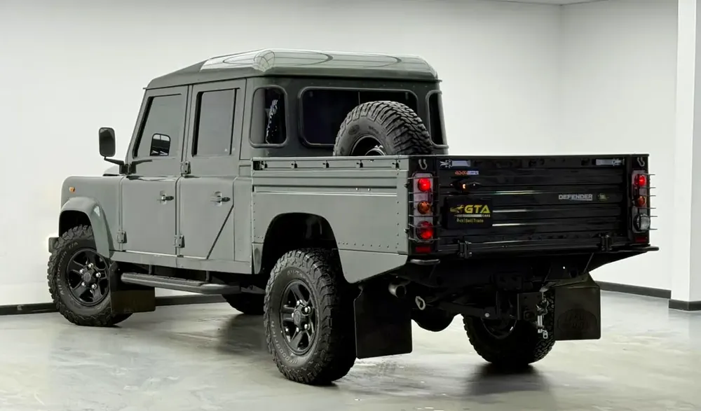 2008 Land Rover Defender 130, Heated Seats, Snorkel, Excellent Condition, European - Image 6