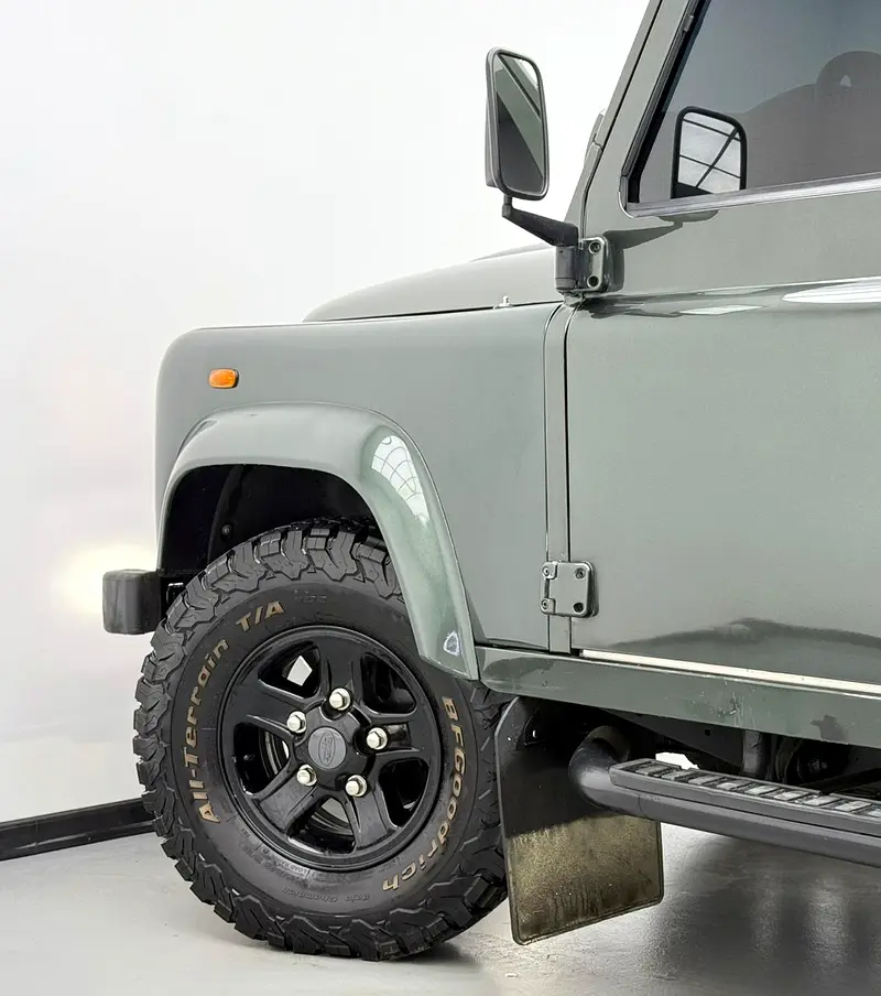 2008 Land Rover Defender 130, Heated Seats, Snorkel, Excellent Condition, European - Image 7