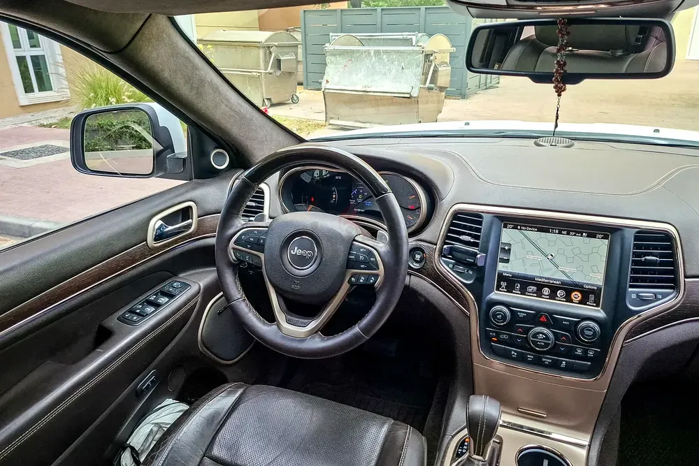 AED 2288/month | 2016 Jeep Grand Cherokee Summit | GCC Specs | Ref#457533 - Image 10