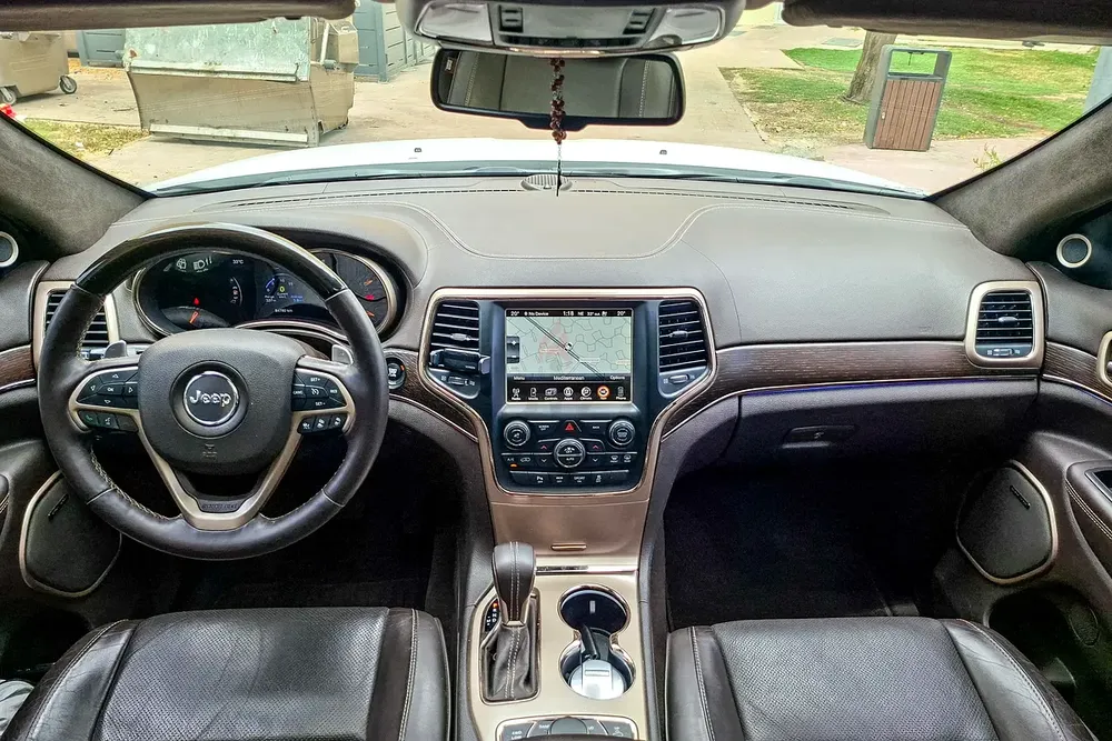 AED 2288/month | 2016 Jeep Grand Cherokee Summit | GCC Specs | Ref#457533 - Image 9