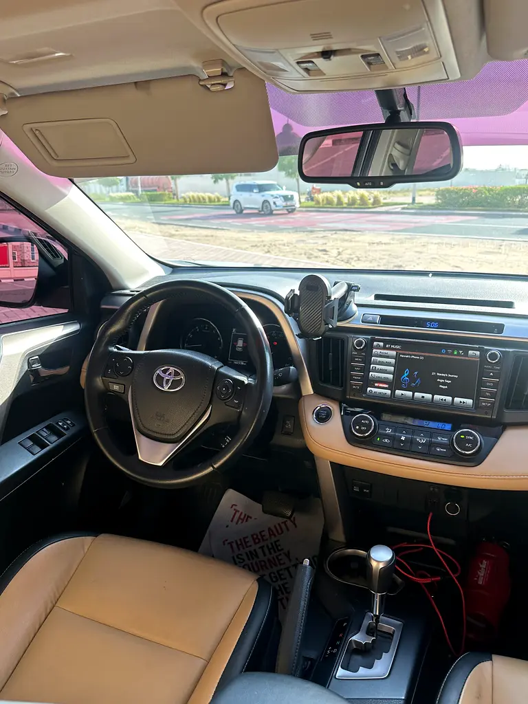 Toyota RAV4 2018 | Full Options | GCC Specs | Single Owner | Full Service History - Image 4