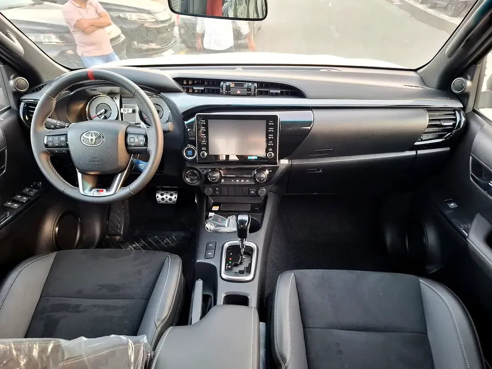 Toyota Hilux GR Sport 2.8L 2026 AT DC Black Diesel - GCC Specs - Export Only - Image 10