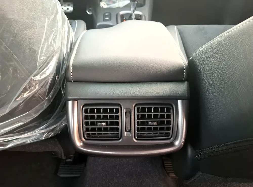 Toyota Hilux GR Sport 2.8L 2026 AT DC Black Diesel - GCC Specs - Export Only - Image 11