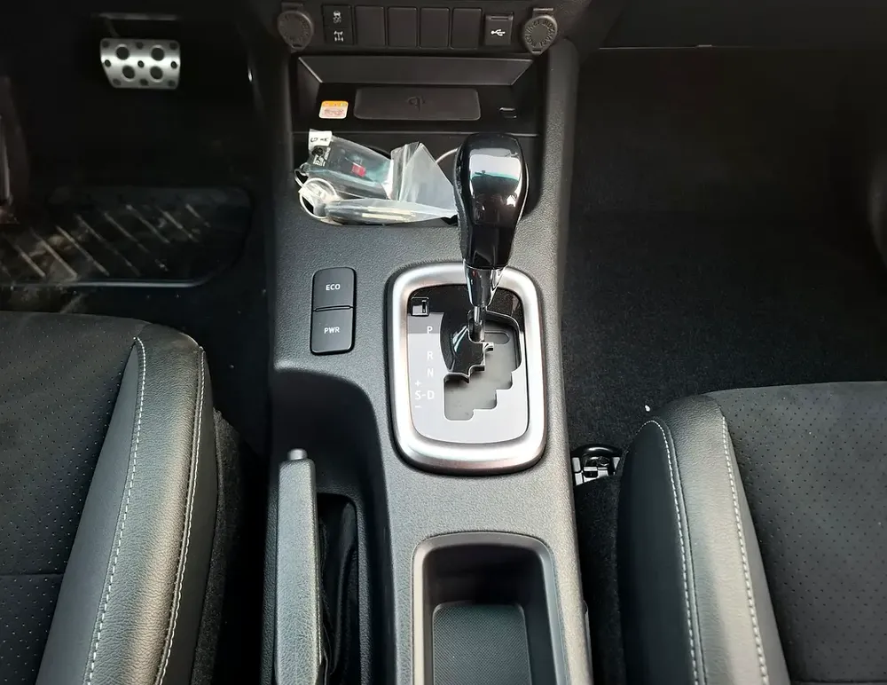 Toyota Hilux GR Sport 2.8L 2026 AT DC Black Diesel - GCC Specs - Export Only - Image 12