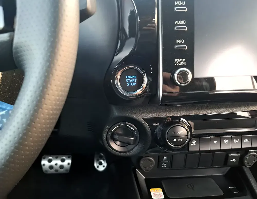 Toyota Hilux GR Sport 2.8L 2026 AT DC Black Diesel - GCC Specs - Export Only - Image 14
