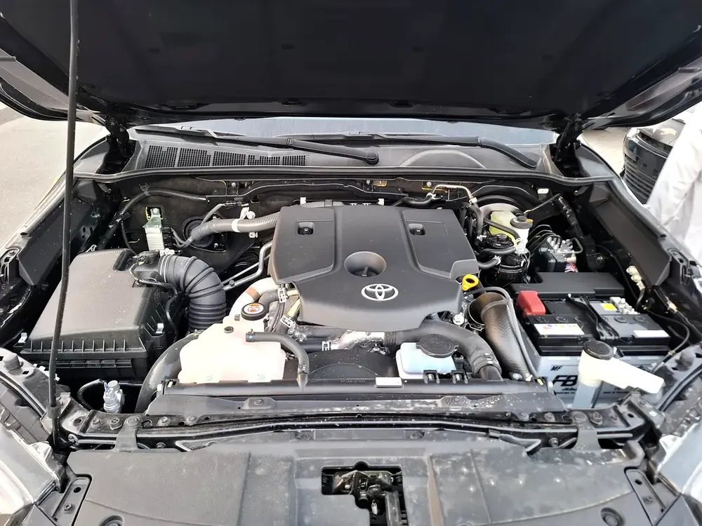 Toyota Hilux GR Sport 2.8L 2026 AT DC Black Diesel - GCC Specs - Export Only - Image 15