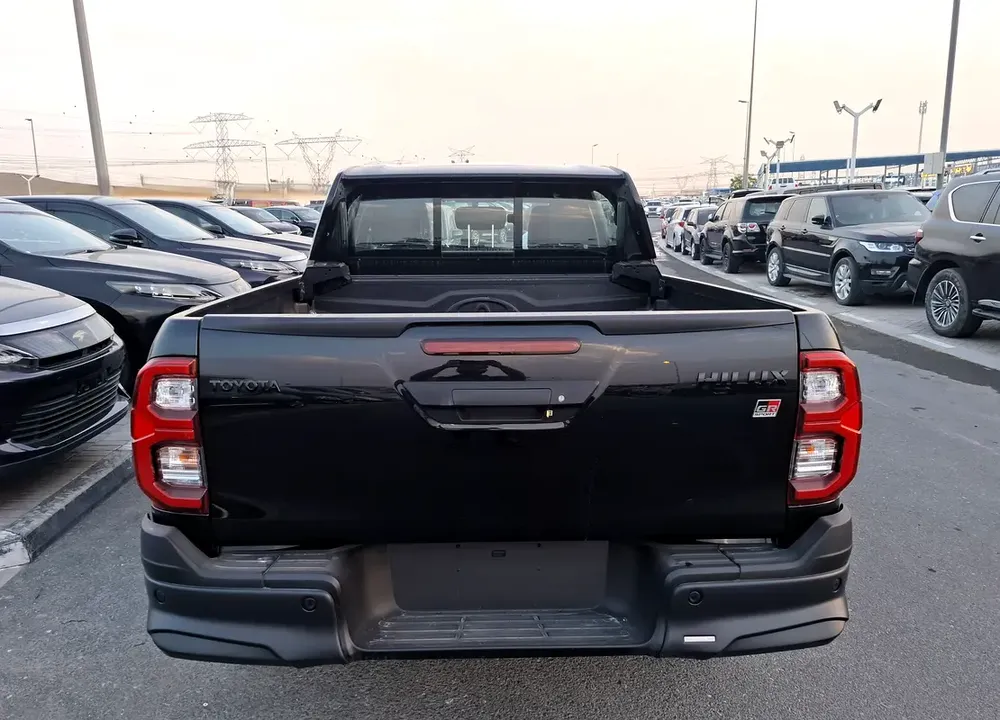Toyota Hilux GR Sport 2.8L 2026 AT DC Black Diesel - GCC Specs - Export Only - Image 4