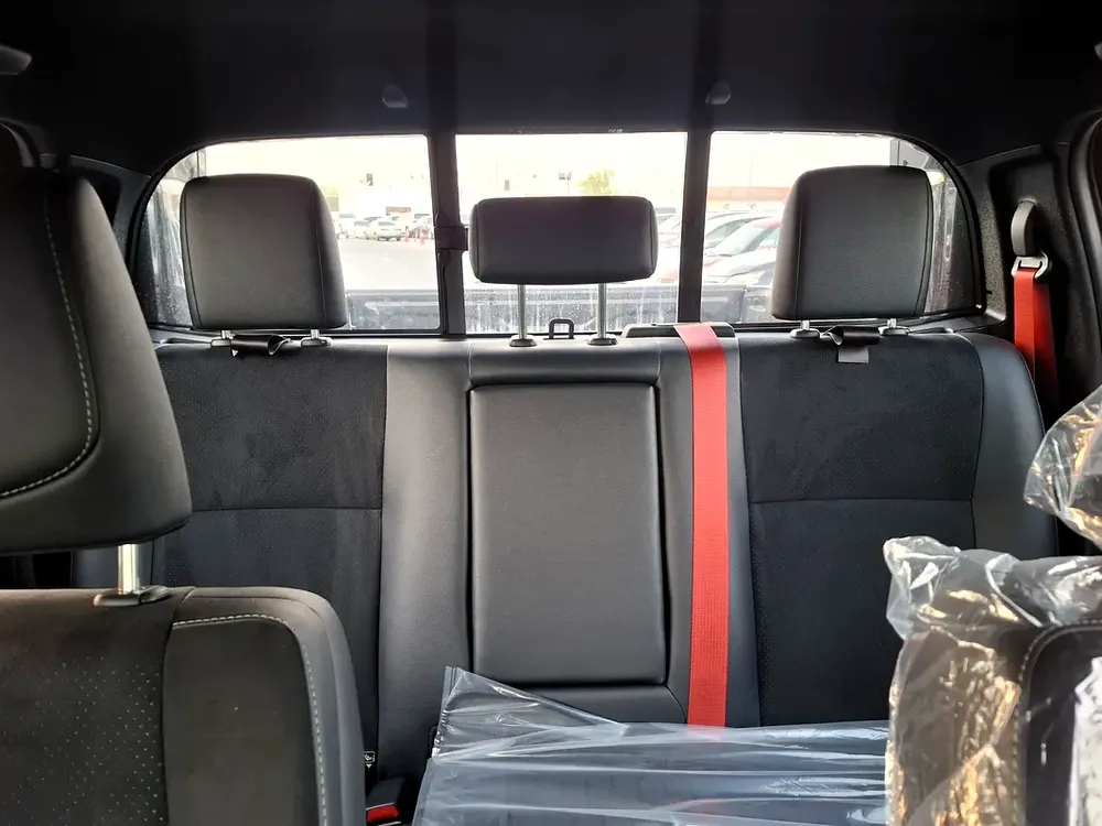 Toyota Hilux GR Sport 2.8L 2026 AT DC Black Diesel - GCC Specs - Export Only - Image 8