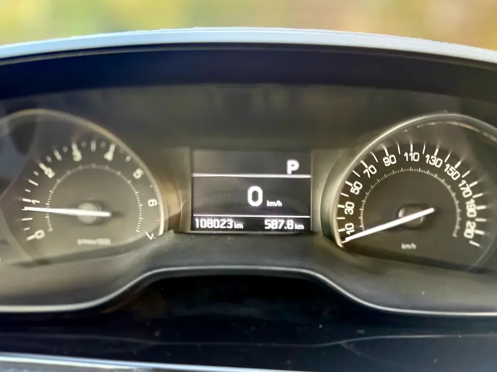 Peugeot 208 GT Line 2017 GCC Specs - Top Condition - Image 12