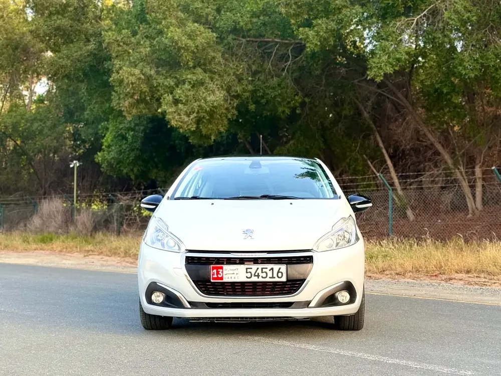 Peugeot 208 GT Line 2017 GCC Specs - Top Condition - Image 6