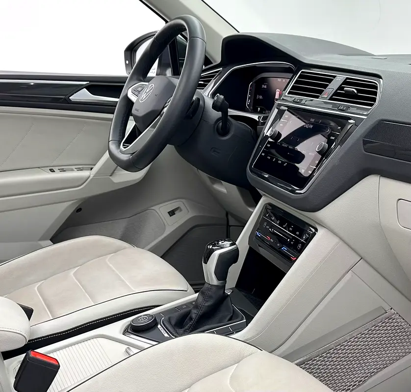 2023 Volkswagen Tiguan Elegance Premium, 07/2028 Volkswagen Warranty + Service Contract, FSH, GCC - Image 11
