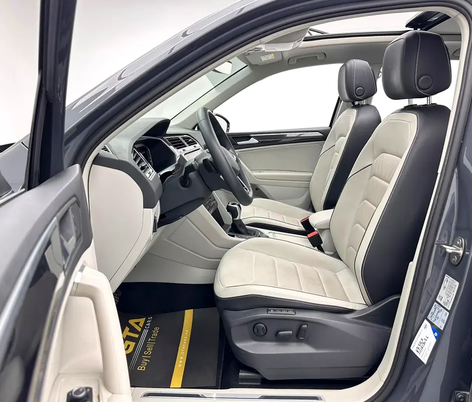 2023 Volkswagen Tiguan Elegance Premium, 07/2028 Volkswagen Warranty + Service Contract, FSH, GCC - Image 13