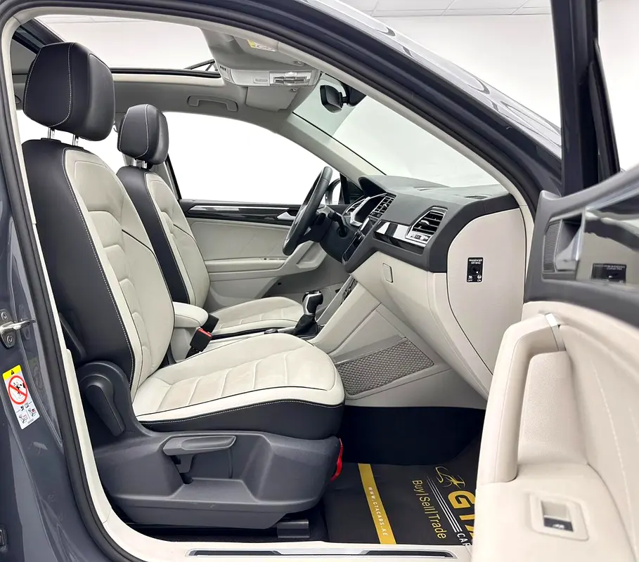 2023 Volkswagen Tiguan Elegance Premium, 07/2028 Volkswagen Warranty + Service Contract, FSH, GCC - Image 14