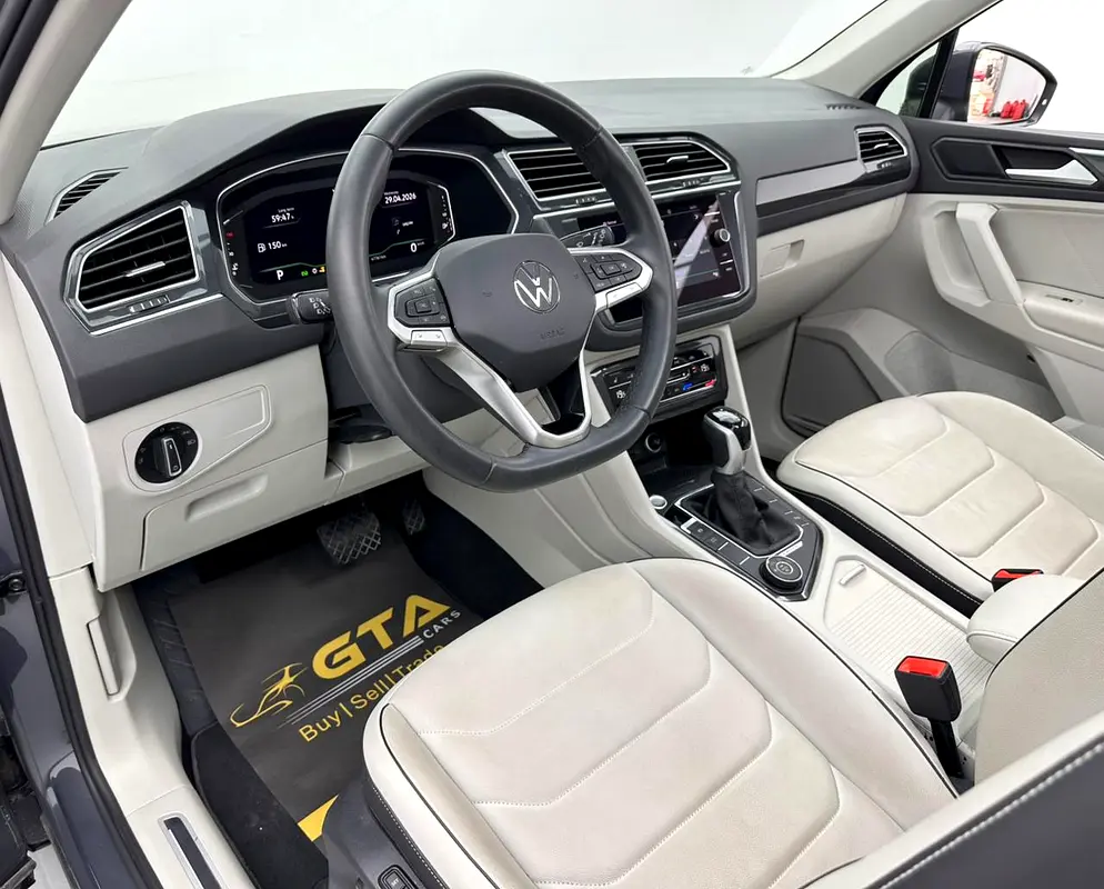 2023 Volkswagen Tiguan Elegance Premium, 07/2028 Volkswagen Warranty + Service Contract, FSH, GCC - Image 9