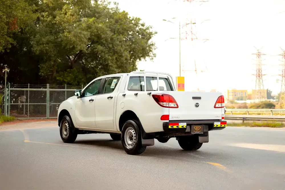 Mazda BT-50 | Double Cabin 4X4 | Manual | GCC Specs | Ref#M73264 - Image 4