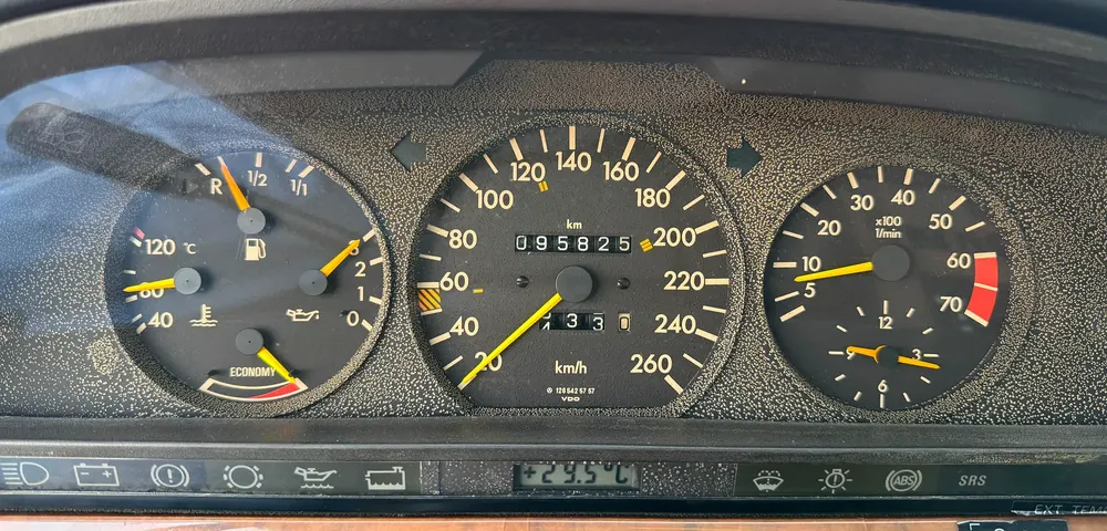 Mercedes Benz 560SEL 1989 95000km - Japan Import - Clean Title - Service History Available - Image 17