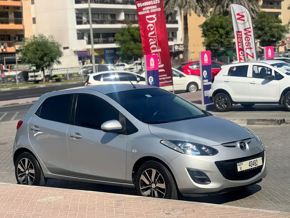 2015 Mazda 2 S Grade | GCC Specs | Well Maintained - Image 4