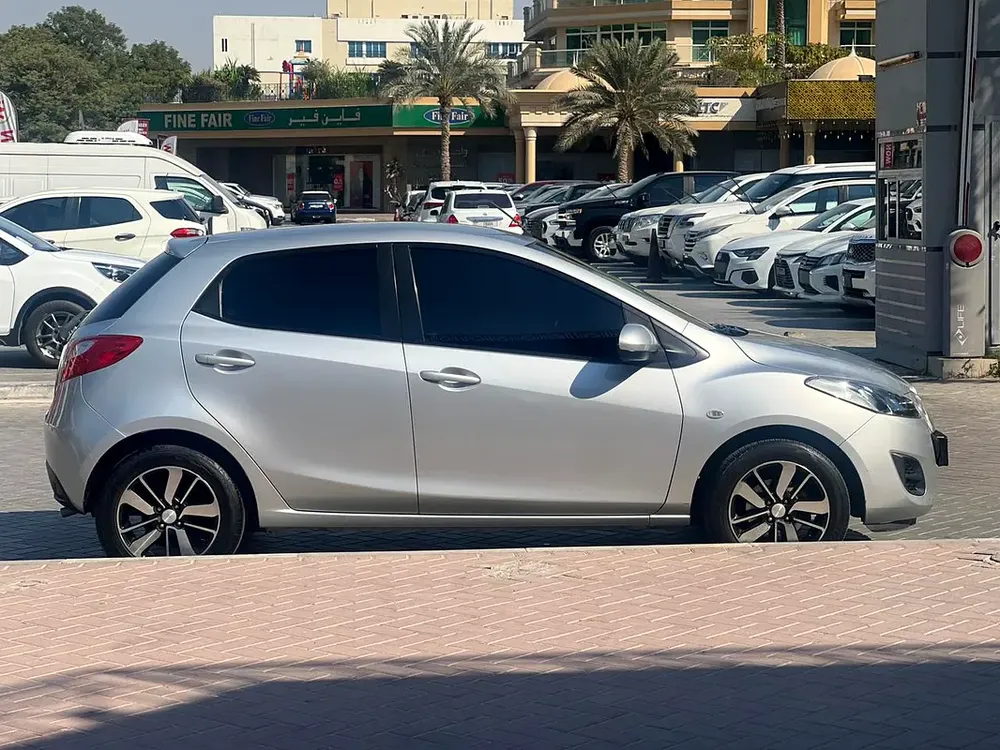 2015 Mazda 2 S Grade | GCC Specs | Well Maintained - Image 5
