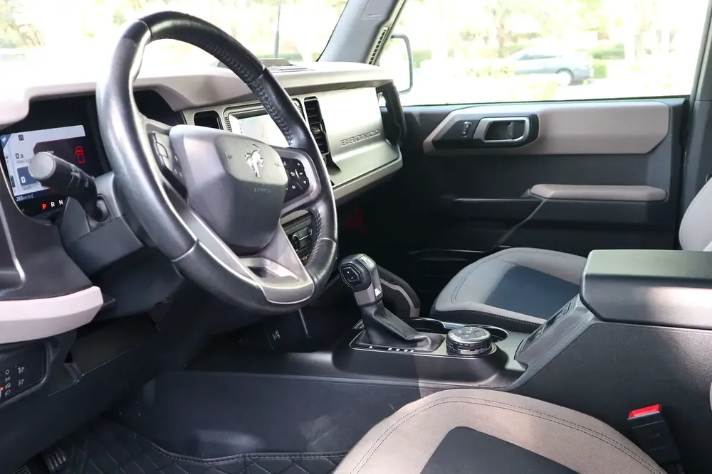 2023 Ford Bronco 2.7 V6 | Serviced | From Owner - Image 9
