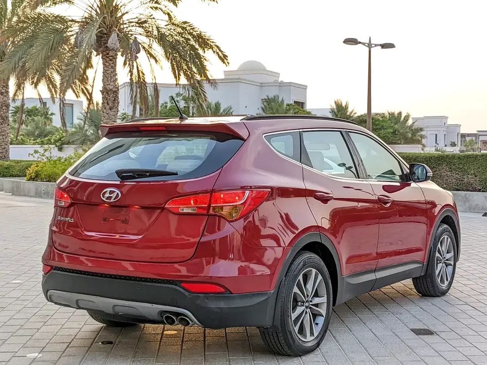Hyundai Santa Fe 2016 GCC Mint Condition With Beige Interior Super 7 Seater Family SUV - Image 16