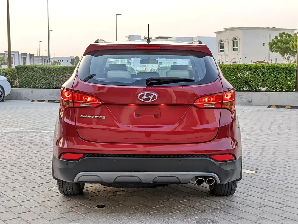 Hyundai Santa Fe 2016 GCC Mint Condition With Beige Interior Super 7 Seater Family SUV - Image 17