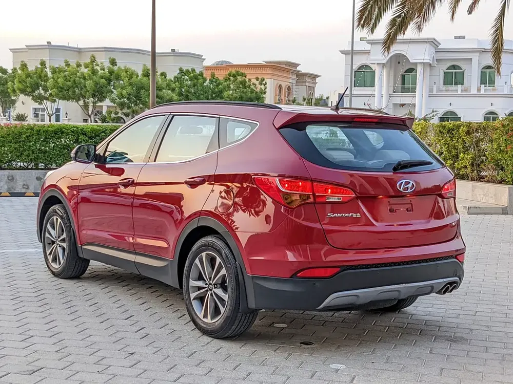 Hyundai Santa Fe 2016 GCC Mint Condition With Beige Interior Super 7 Seater Family SUV - Image 18