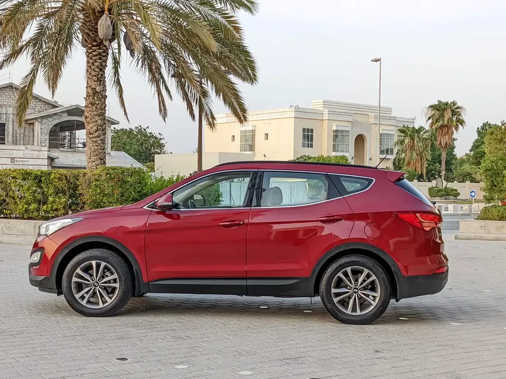 Hyundai Santa Fe 2016 GCC Mint Condition With Beige Interior Super 7 Seater Family SUV - Image 19