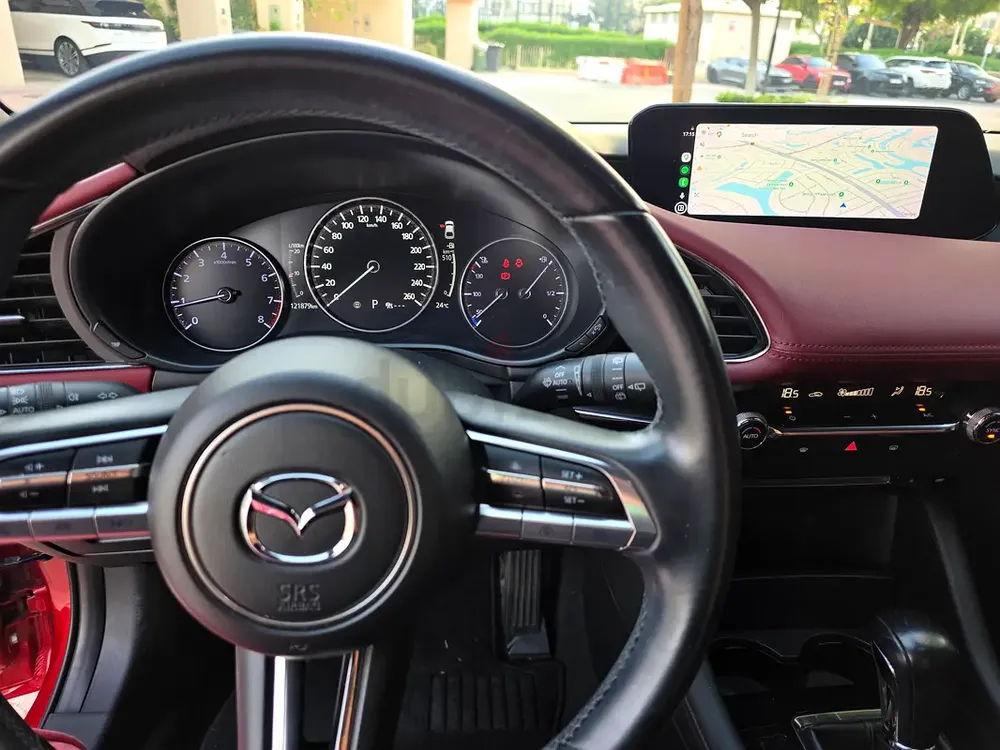 Mazda 3 Hatchback, GCC spec, 2nd owner, Full Service History with Mazda - Image 4