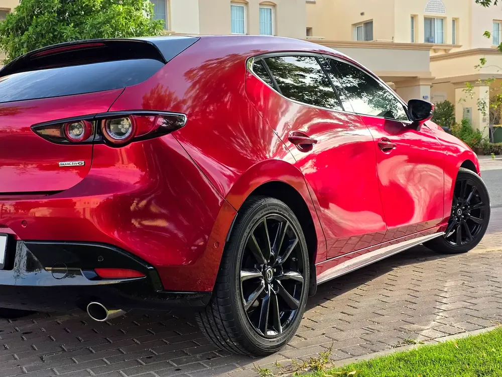 Mazda 3 Hatchback, GCC spec, 2nd owner, Full Service History with Mazda - Image 5