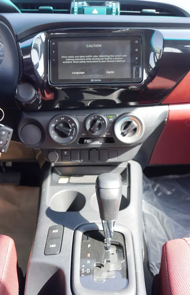 2025 MODEL TOYOTA-HILUX 4X2 2.7L A/T - Image 16