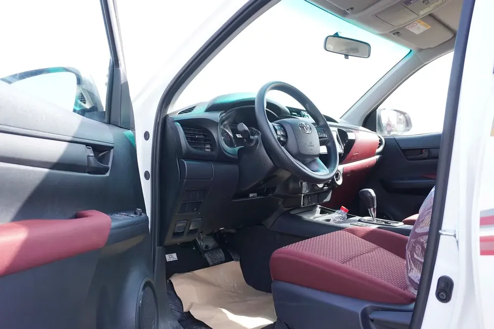 2025 MODEL TOYOTA-HILUX 4X2 2.7L A/T - Image 8